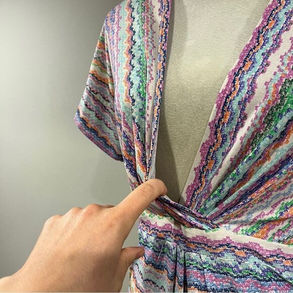 BCBGMaXaZRia Colorful Striped V-Neck short sleeve Dress size medium - Picture 3 of 12